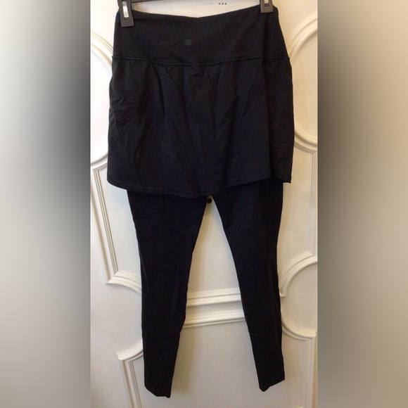 Athleta skirt with attached leggings Size M - Picture 2 of 7
